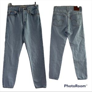 LEVIS Light Wash Wedgie Straight Fit Denim Jeans Distressed Hem Size 24